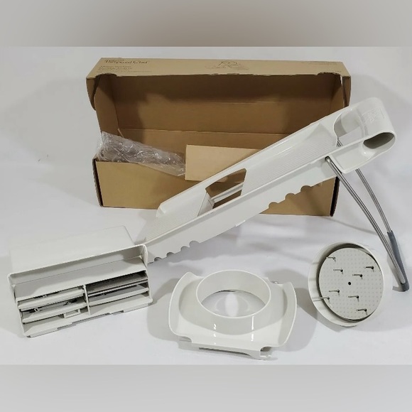 The Pampered Chef Kitchen Pampered Chef Ultimate Mandoline Grater